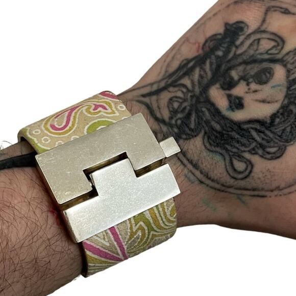 Leighelena Leather Wide Jigsaw Clasp Closure Cuff Paisley Print Bracelet USA - Picture 1 of 8